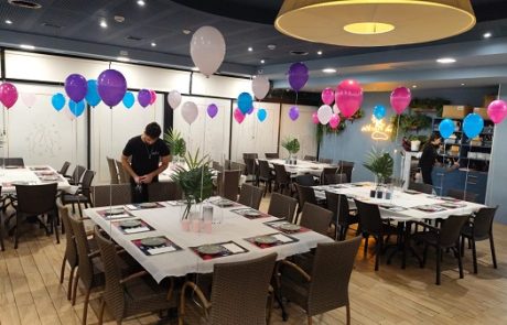 למה יותר משפחות בוחרות לחגוג ברית במסעדה?